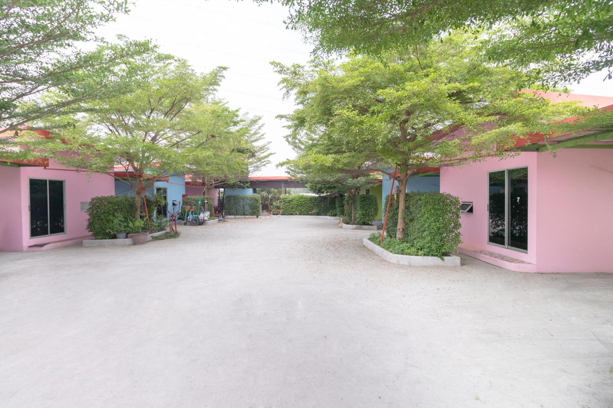 Hotel Oyo 644 Pong Pai House à Bangkok Extérieur photo